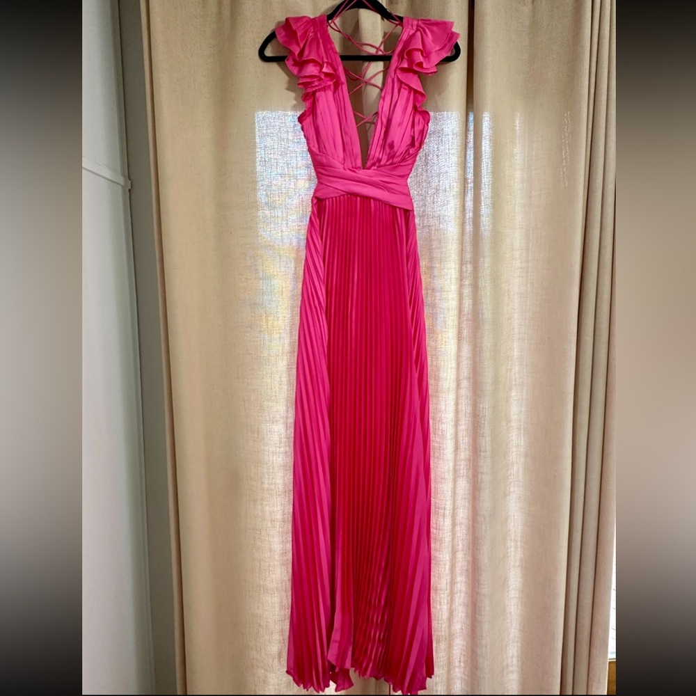 Elegant Pink Pleated Maxi Dress